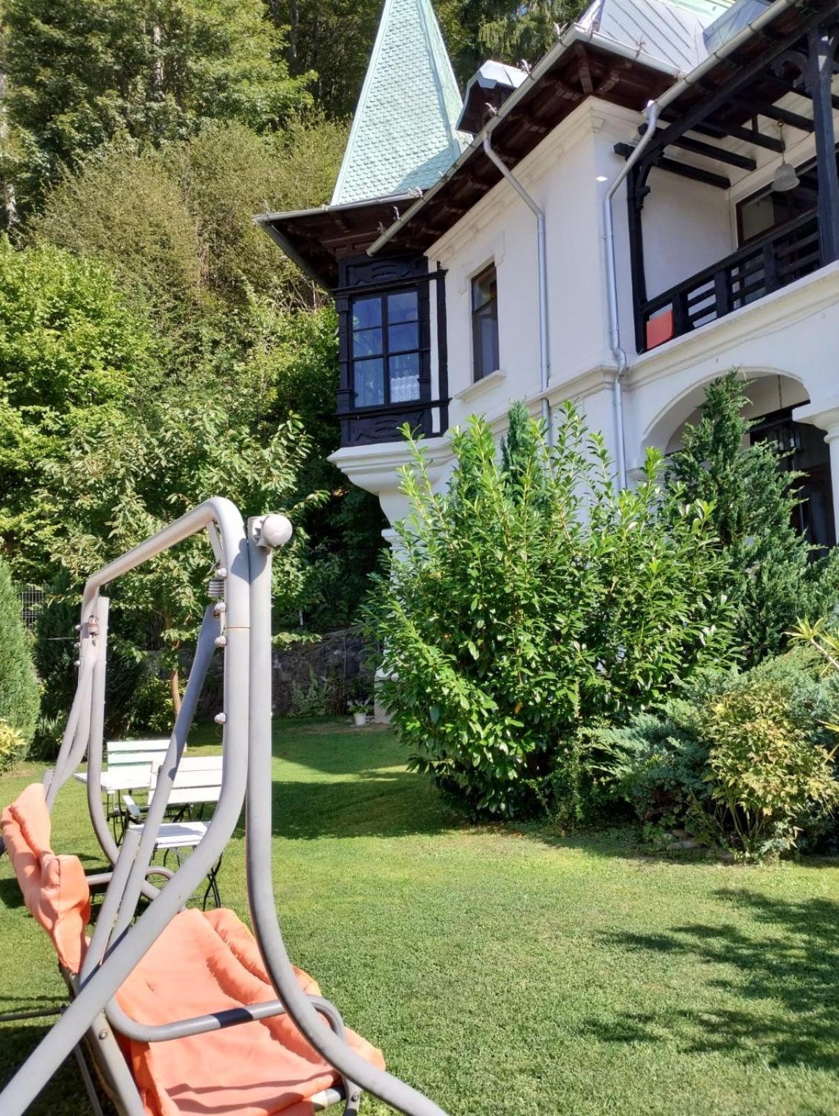 Il Piccolo Castello Buşteni Exteriör bild